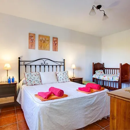 Sleeps 6 Pool Wifi Villa Tinajo